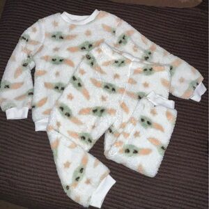 Unisex Star Wars Grogu/Baby Yoda Kids Pajama or Jogger Set 5T